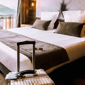 https://la-perelle.hotels-rhonealpes.com